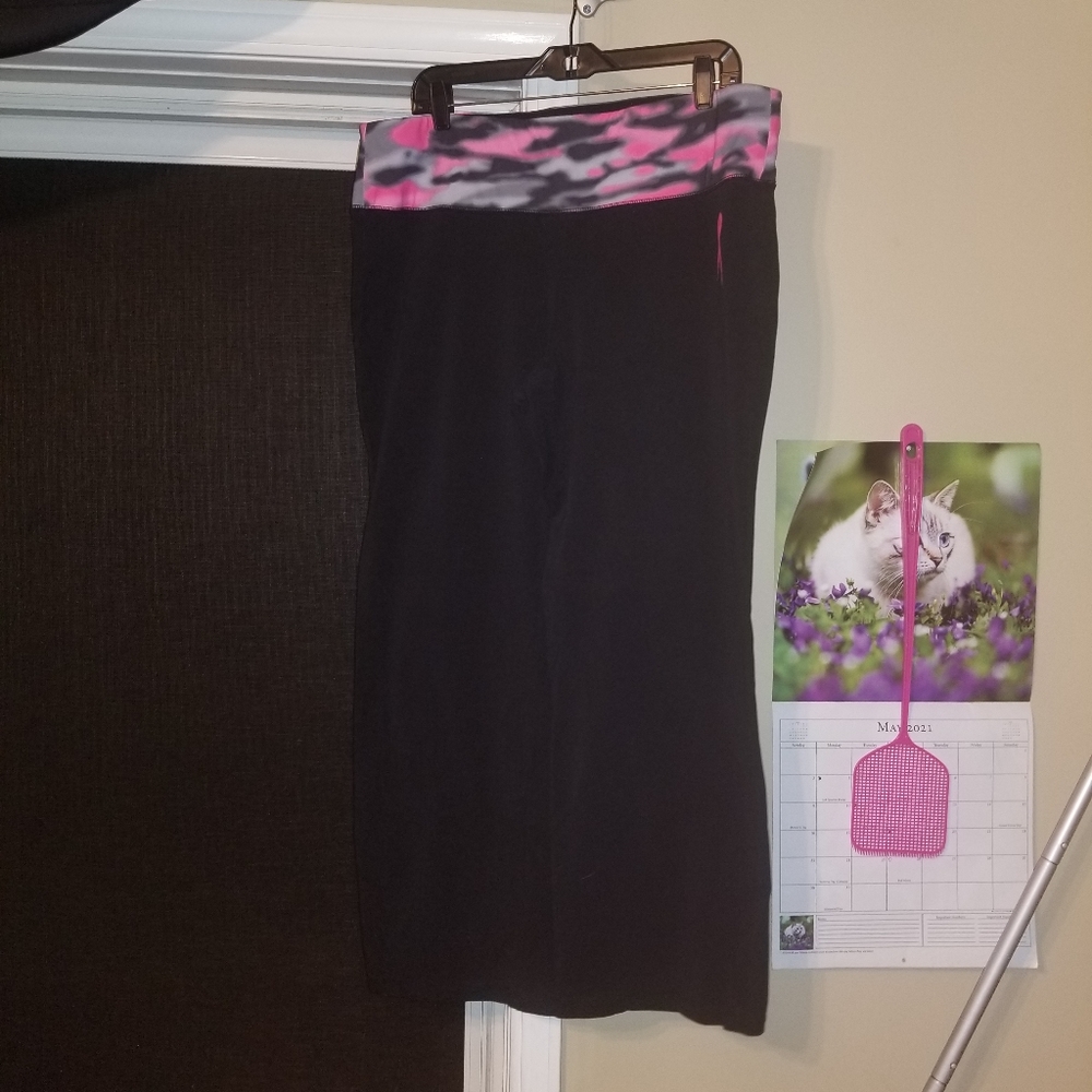 Lane Bryant yoga pants - cancer awareness